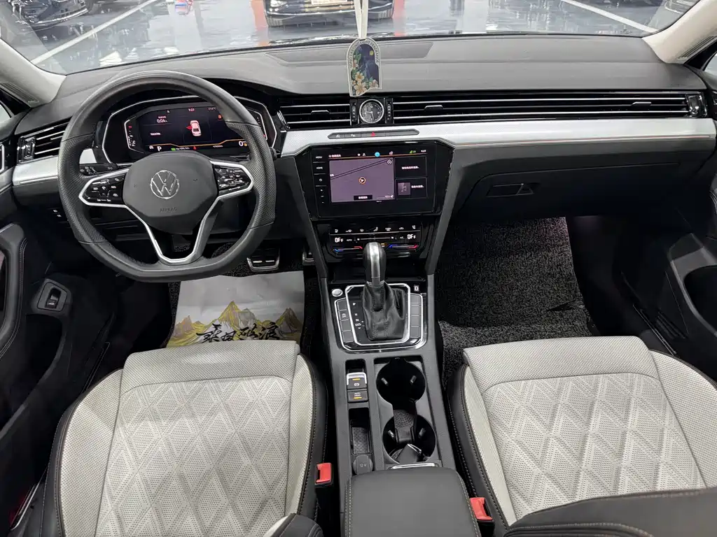 Magotan 200 10 K Commemorative 380 TSI DSG Flagship