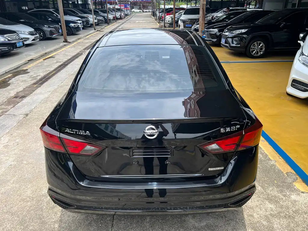 Teana 2.0 L XL Upper Smart Travel