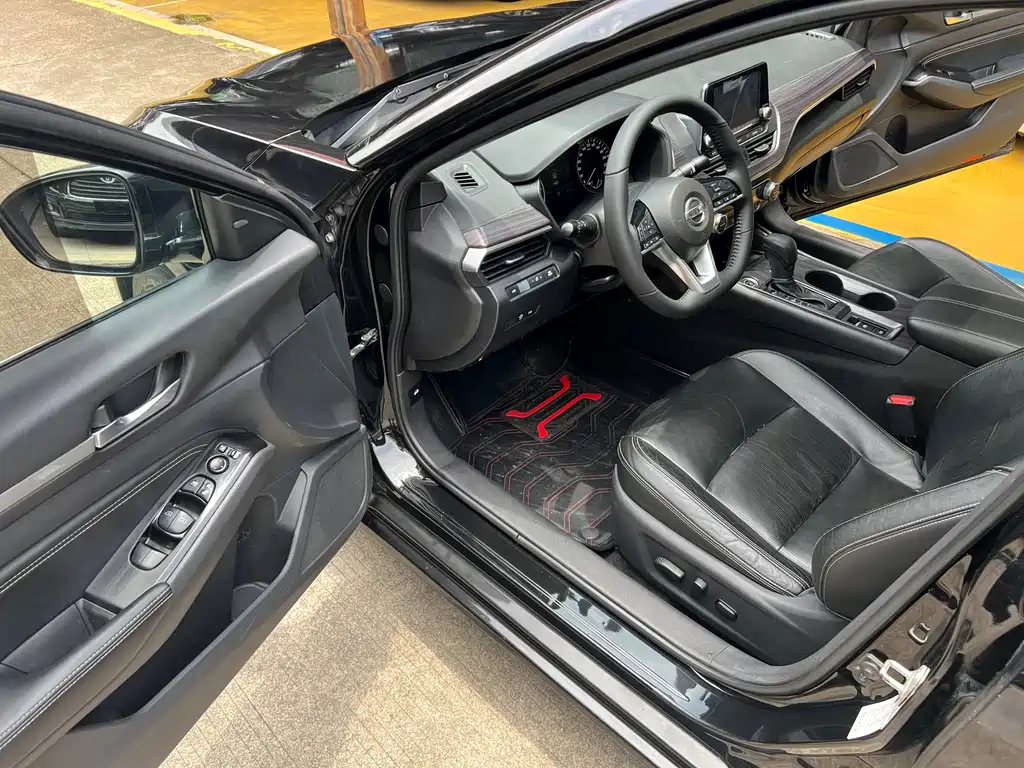 Teana 2.0 L XL Upper Smart Travel