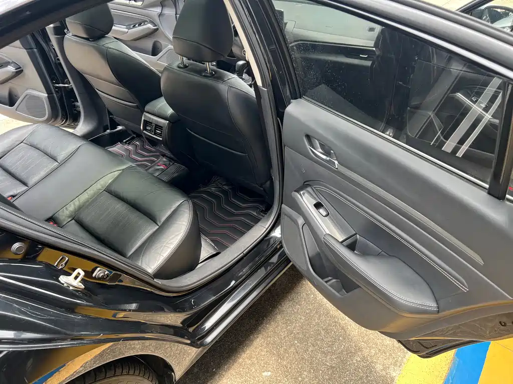 Teana 2.0 L XL Upper Smart Travel