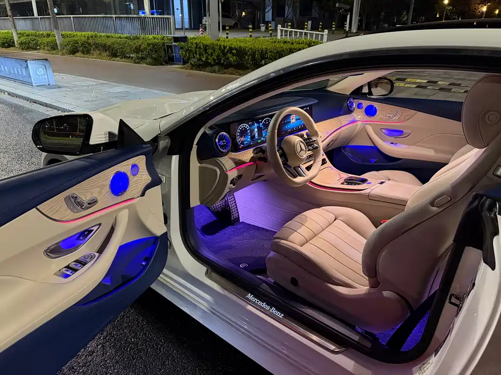 Mercedes-Benz E-Class (Import) E 260 Coupe
