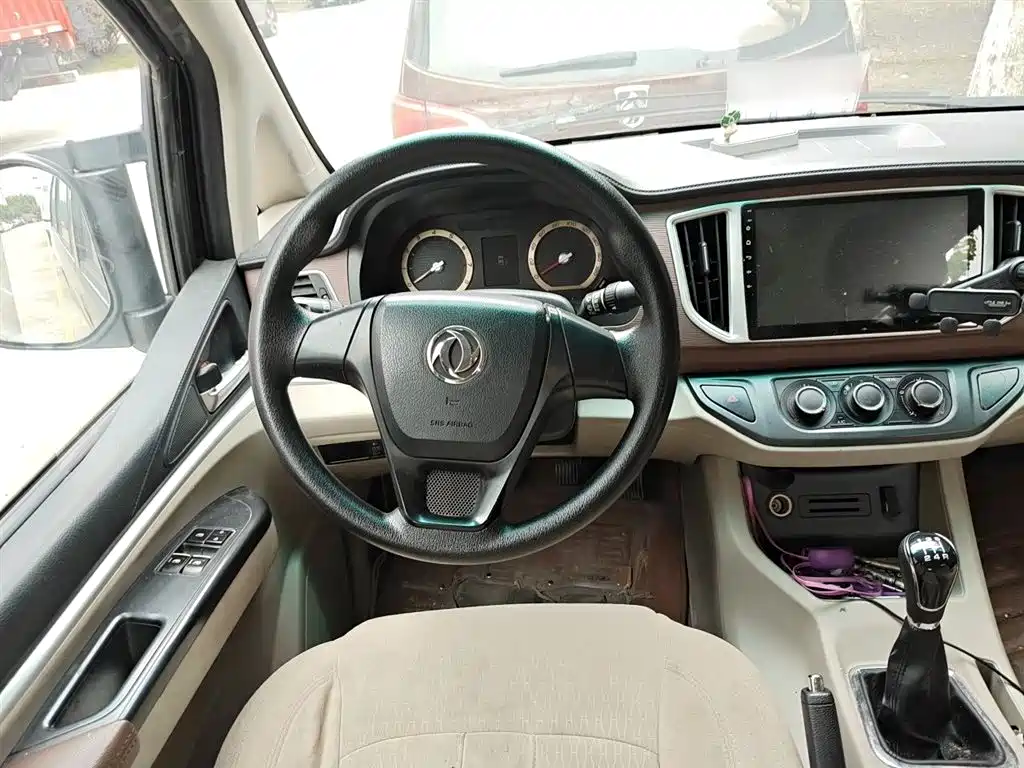 Lingzhi 菱智 2019款 M5 L 1.6 L 7座标准型 国VI