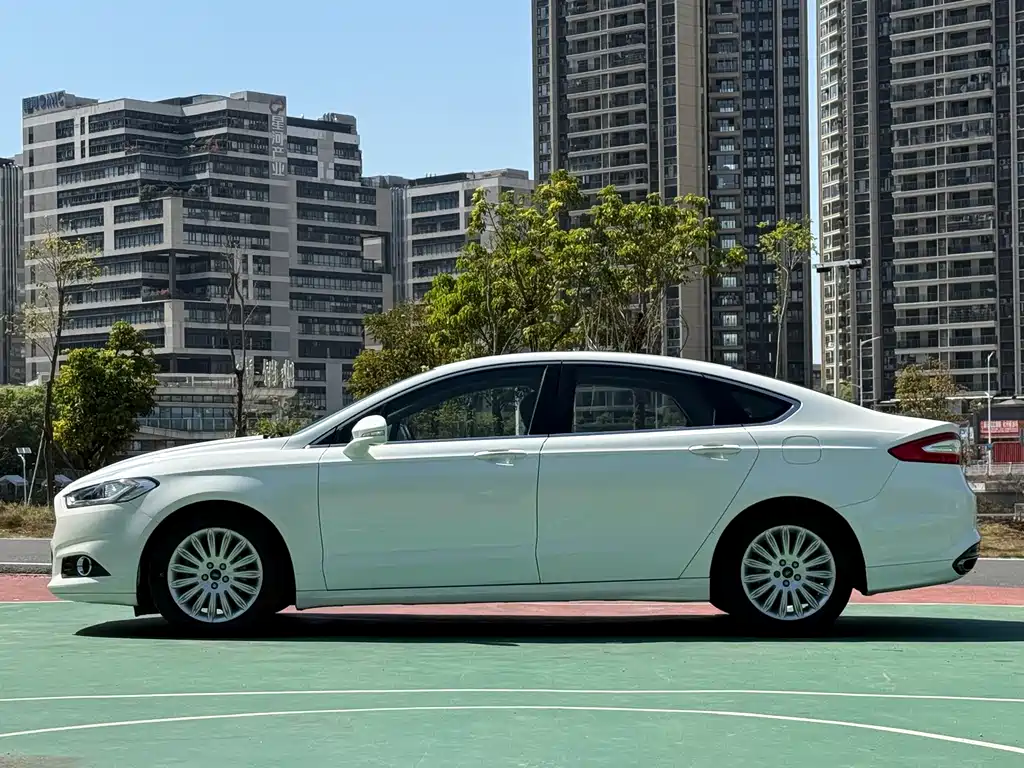 Mondeo 2.0 L GTDi200 Luxury