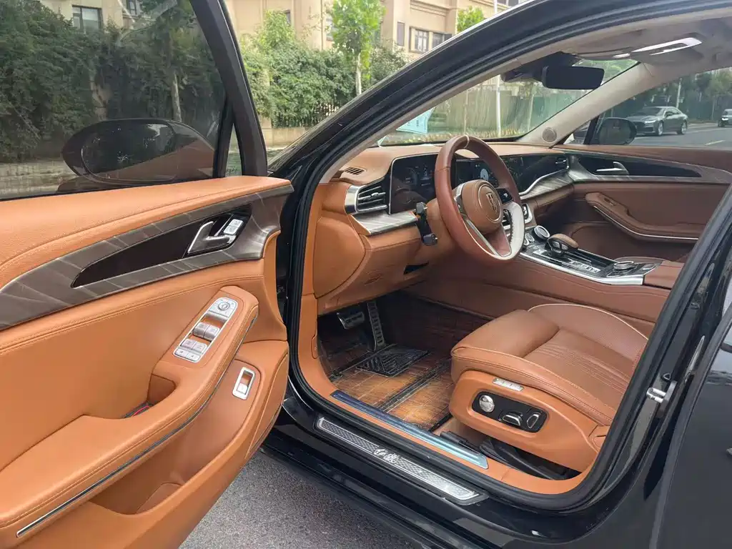 Hongqi H9 2.0 T Connected Flagship Enjoyment