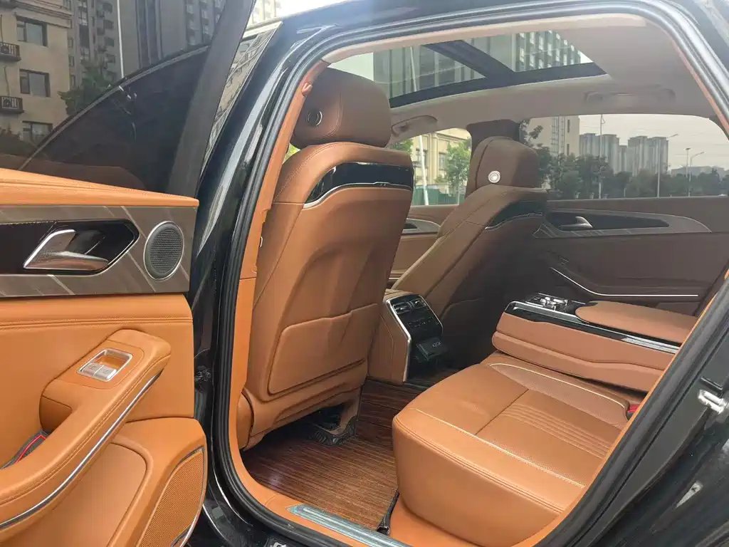 Hongqi H9 2.0 T Connected Flagship Enjoyment