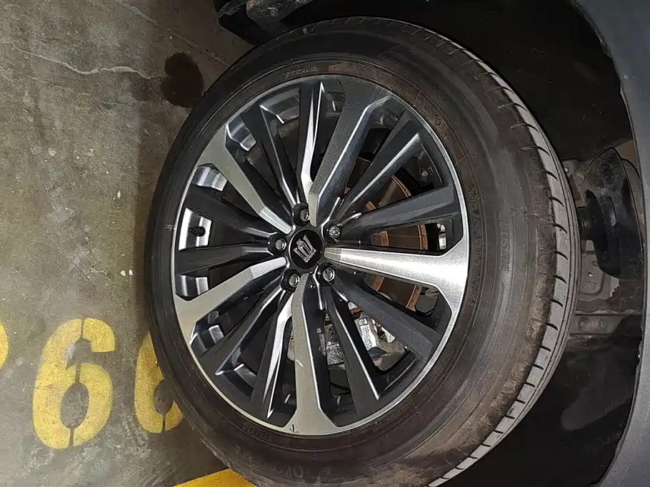 Crown Kluger 2.5 L HEV 4 WD Distinguished