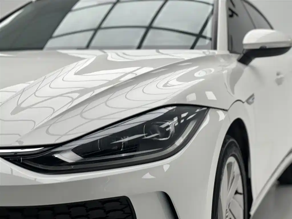 Lamando Lamando L 280 TSI DSG Dazzle Hot