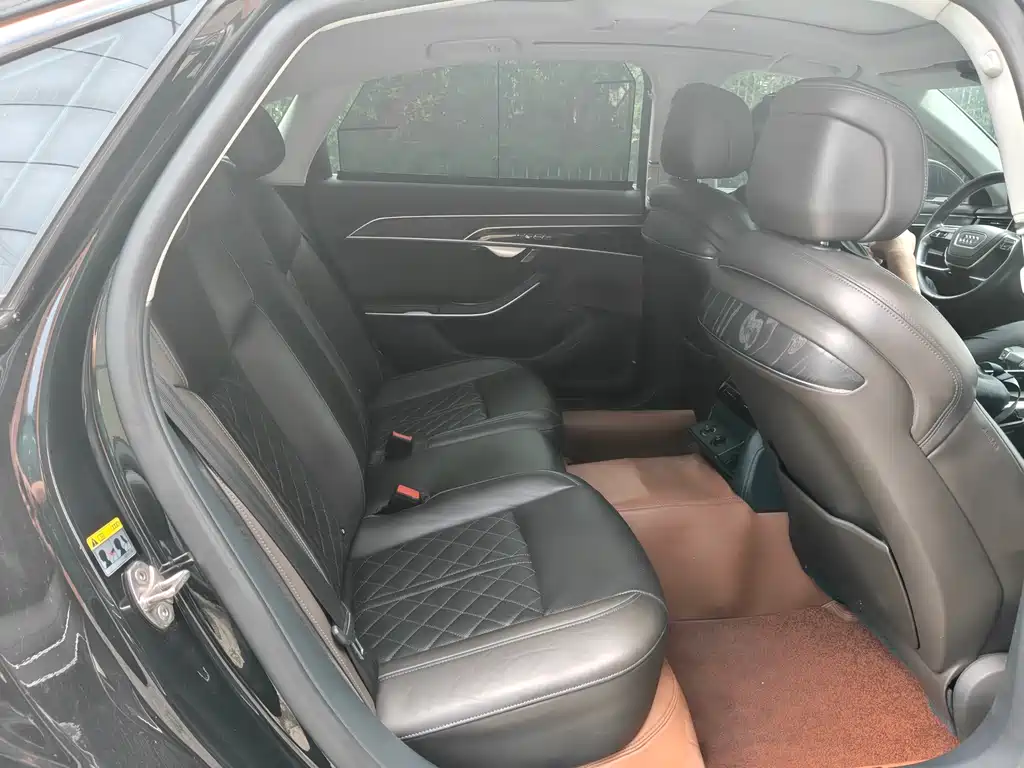 Audi A8 A8 L 50 TFSI quattro Select
