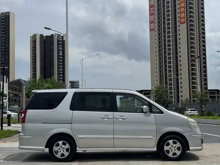 Dongfeng Yuxuan 2.0 L Manual Luxury