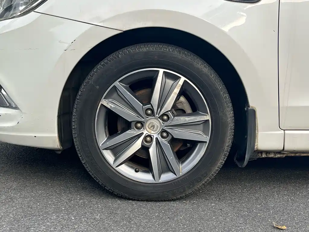Eado 1.6 L Auto Luxury