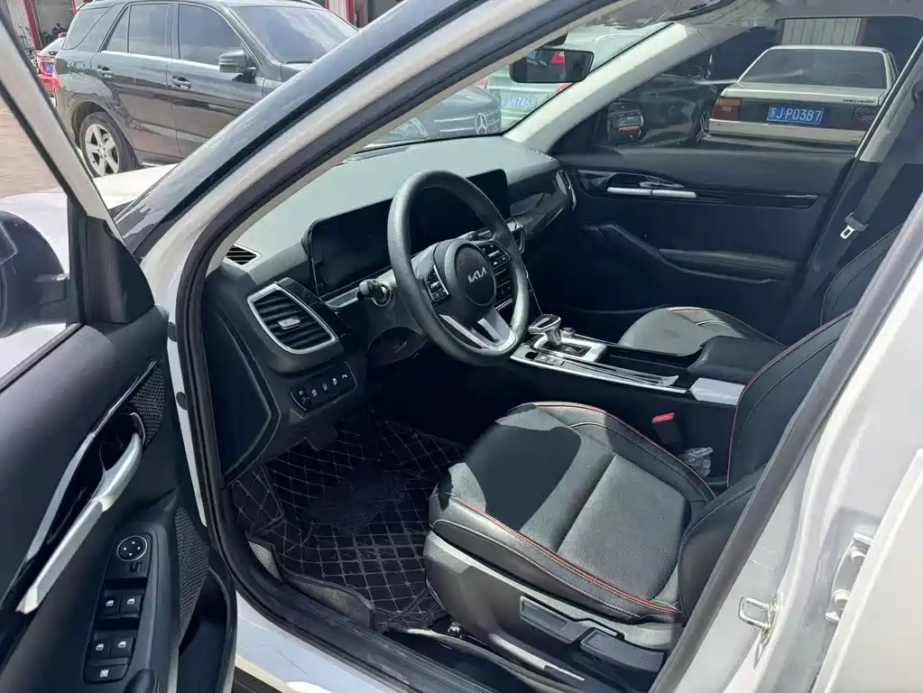 Seltos 1.5 L CVT Luxury