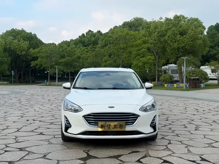 Ford Focus Sedan 1.5 L Auto Sharp Leap CN-V