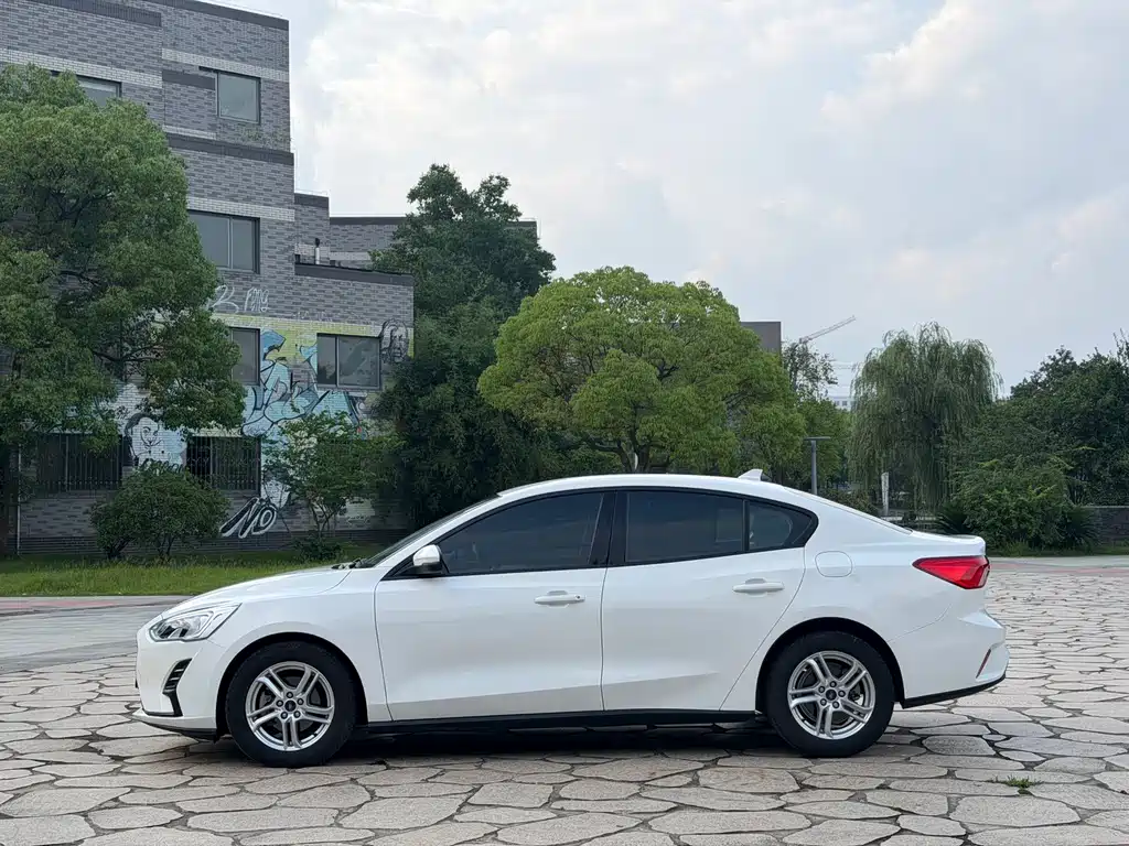 Focus Sedan 1.5 L Auto Sharp Leap CN-V