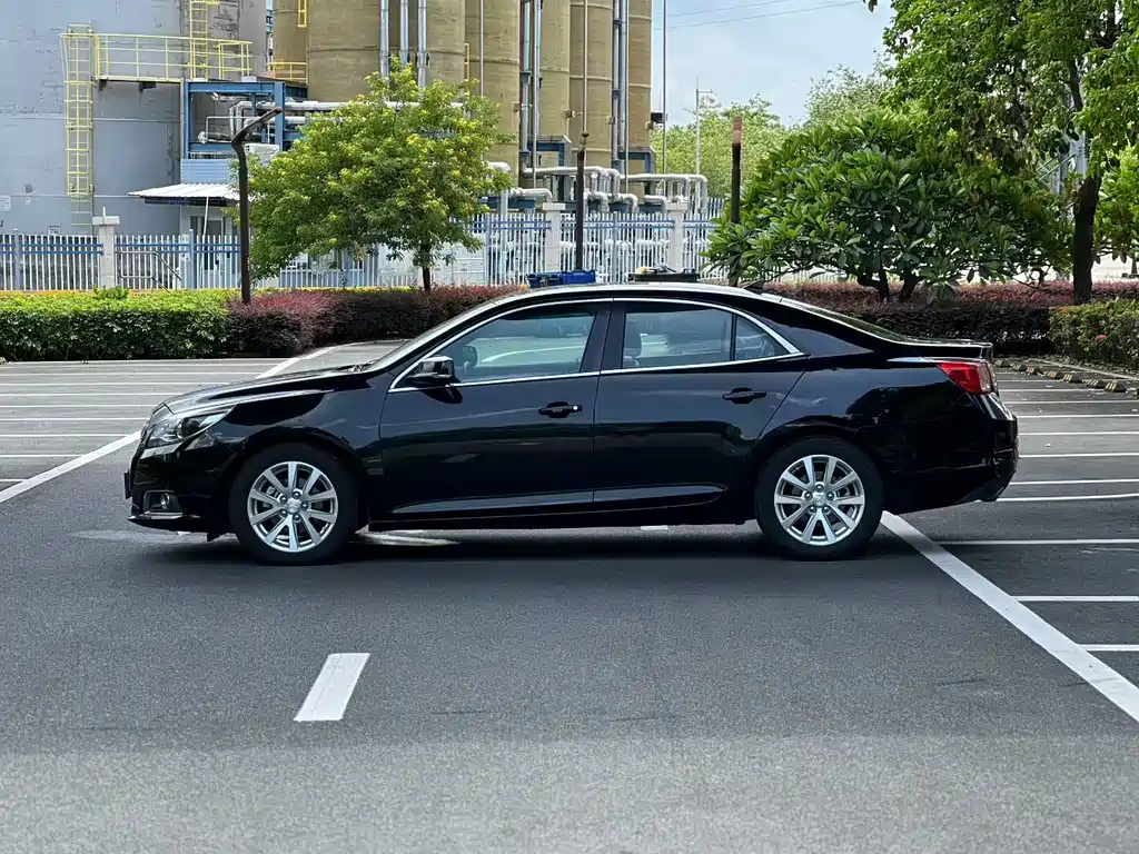Malibu 2.0 L Auto Luxury