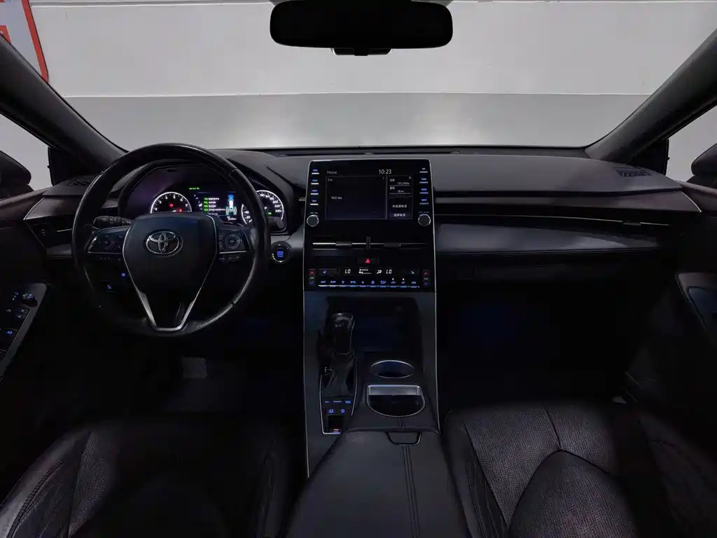 Avalon 2.5 L Touring Distinguished CN-VI