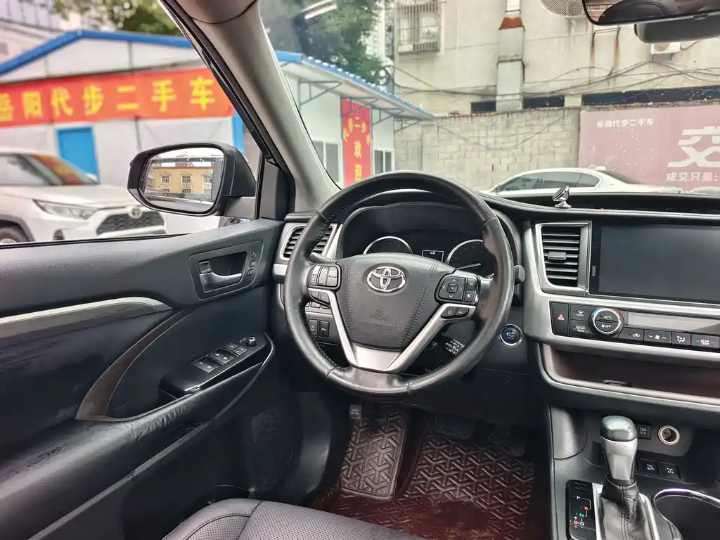 Highlander 2.0 T 4 WD Supreme 7-seat CN-V