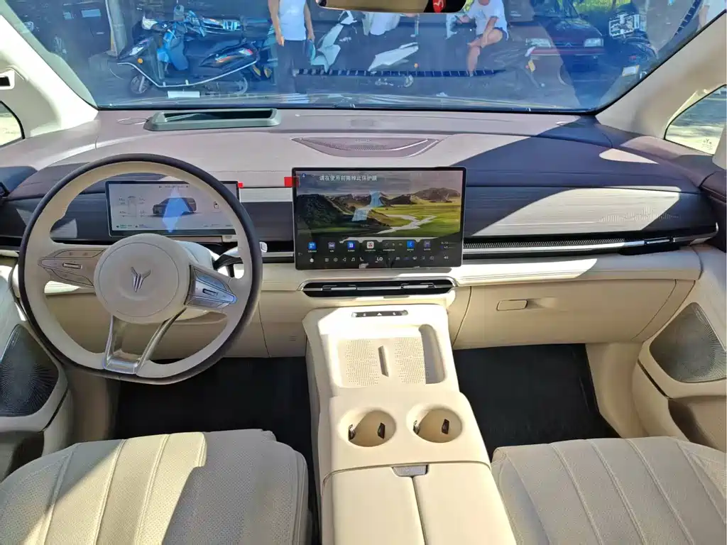 Voyah Dreamer PHEV Qiankun Pro