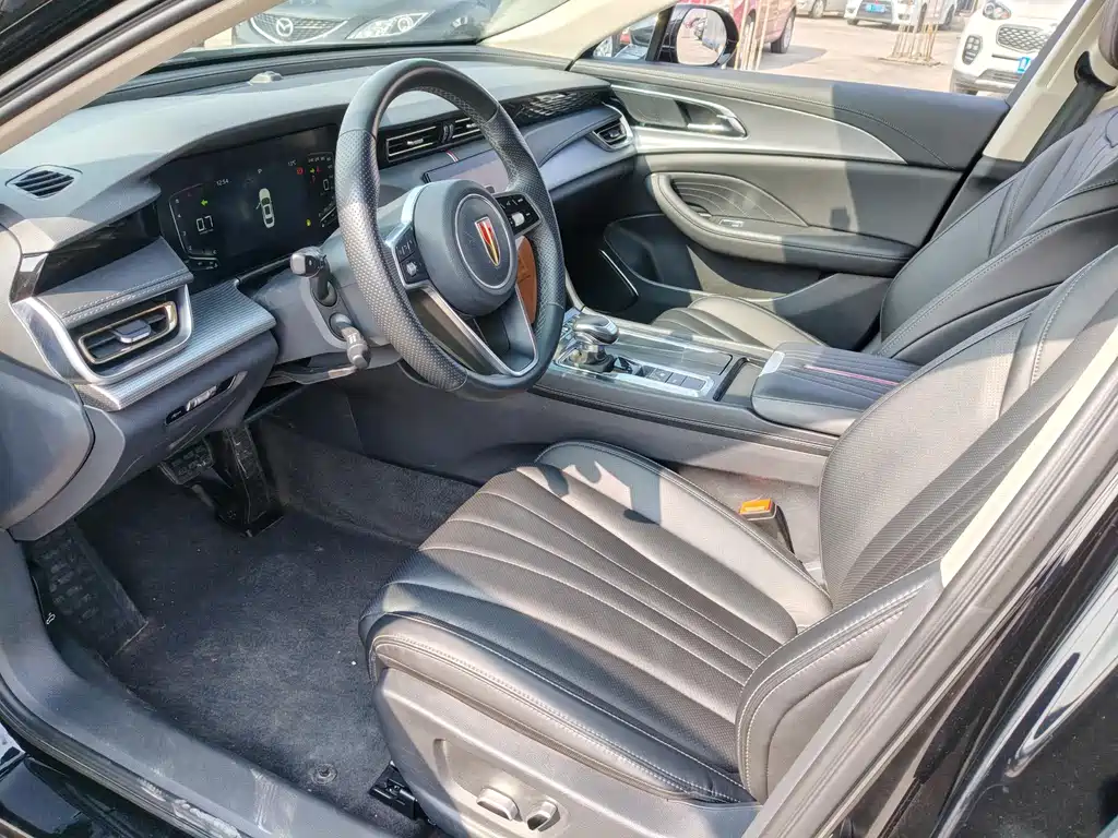 Hongqi H5 1.5 T DCT Connected Flagship Charm