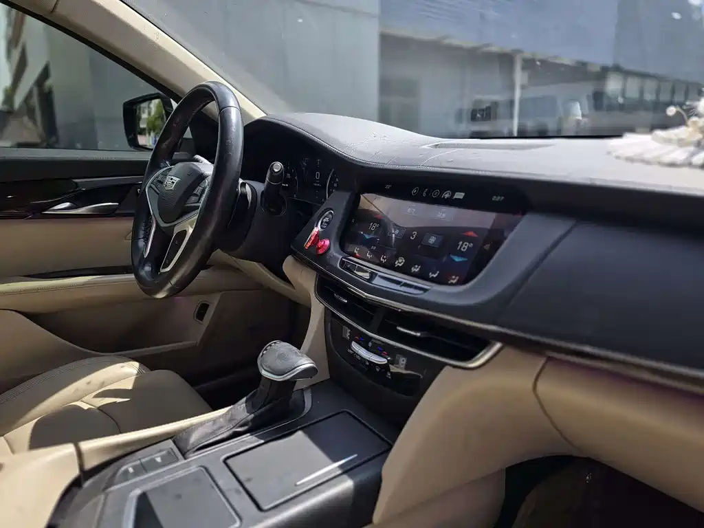 Cadillac CT6 28 T Fashion