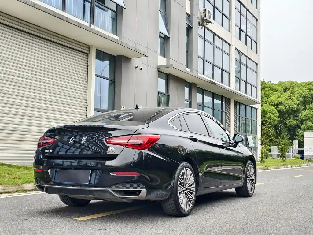 Hongqi H5 Classic Facelift 1.5 T DCT Flagship Charm
