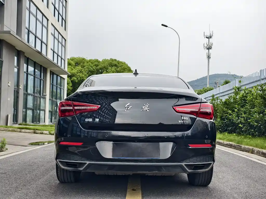 Hongqi H5 Classic Facelift 1.5 T DCT Flagship Charm
