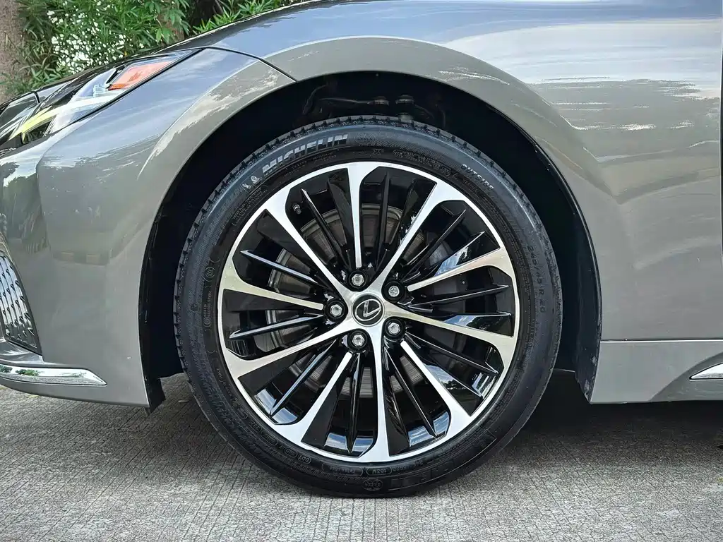 Lexus LS 500 h Executive