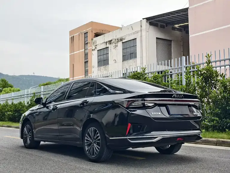 Dongfeng Yixuan MAX 1.5 T Super Handsome Trend Dad