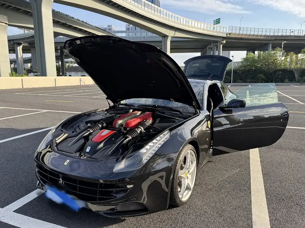 Ferrari FF 6.3 L V12