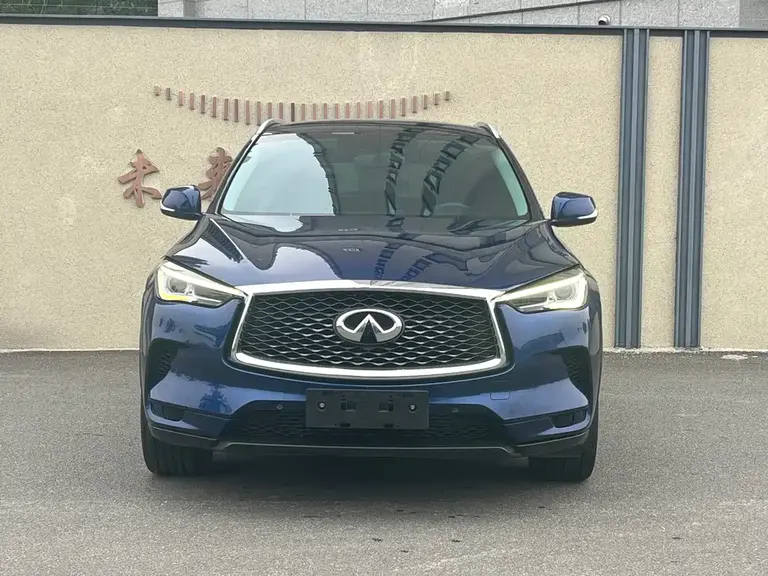 Infiniti QX50 2.0 T 2 WD Fashion