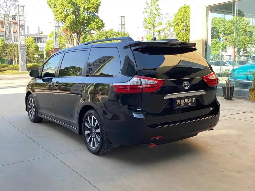 SIENNA 3.5 L Auto