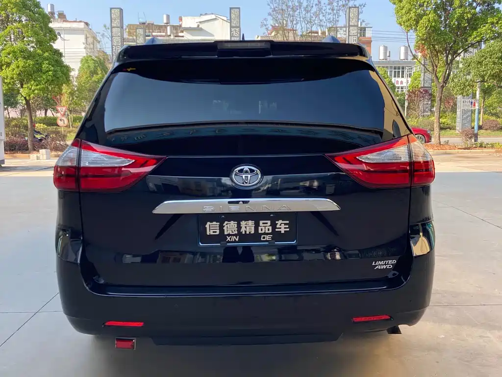 SIENNA 3.5 L Auto