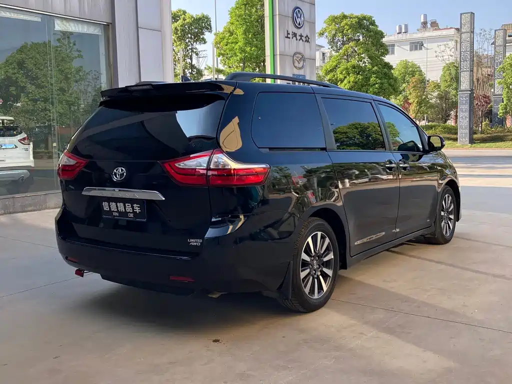 SIENNA 3.5 L Auto