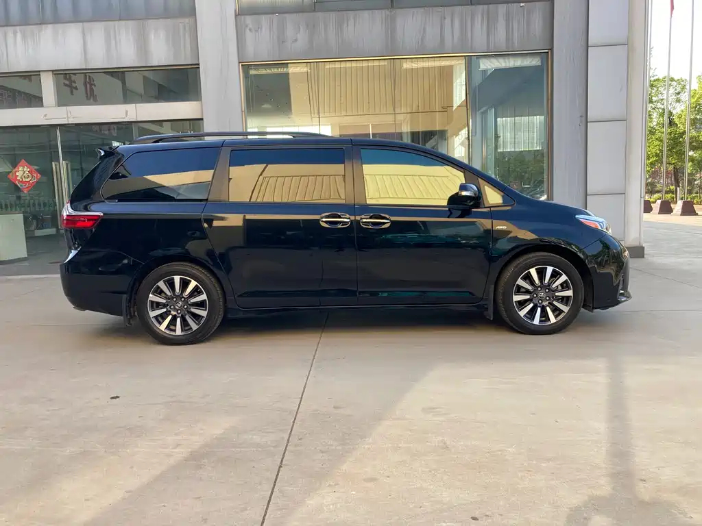 SIENNA 3.5 L Auto