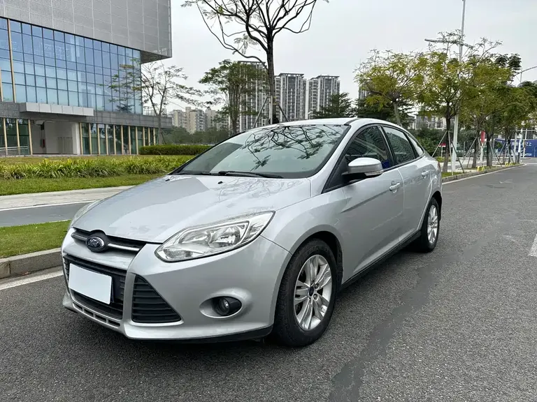 Ford Focus Sedan 1.6 L Auto Comfort
