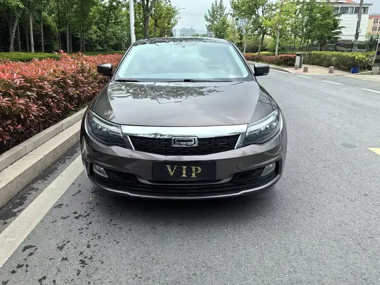 Qoros 3 Sedan 1.6 L Auto Leading
