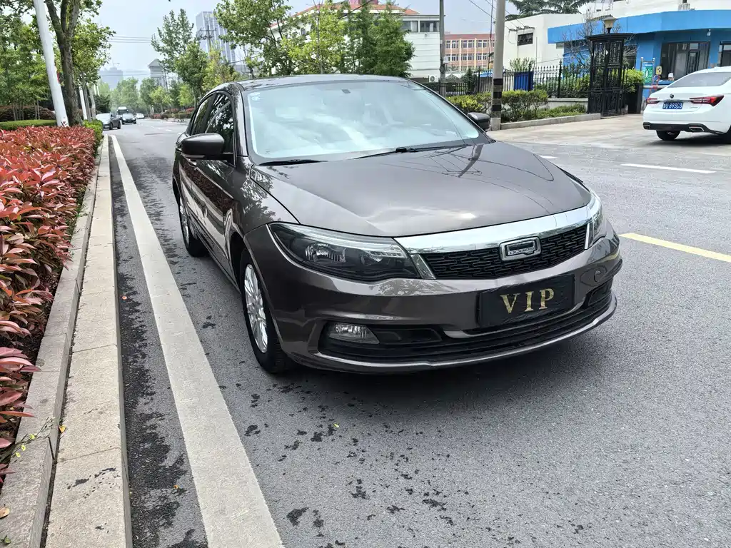 Qoros 3 Sedan 1.6 L Auto Leading