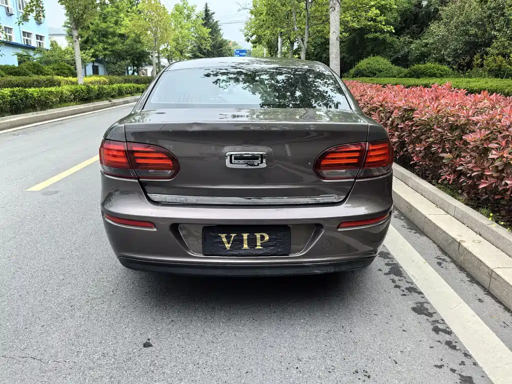 Qoros 3 Sedan 1.6 L Auto Leading