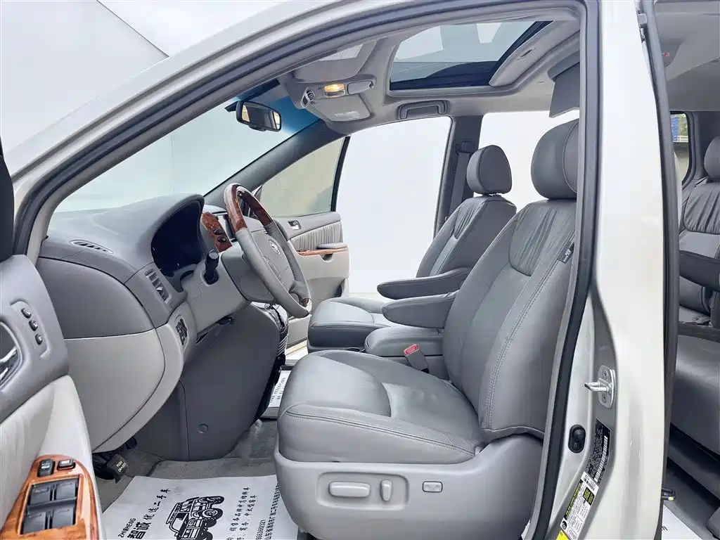 SIENNA 3.5 L US Spec
