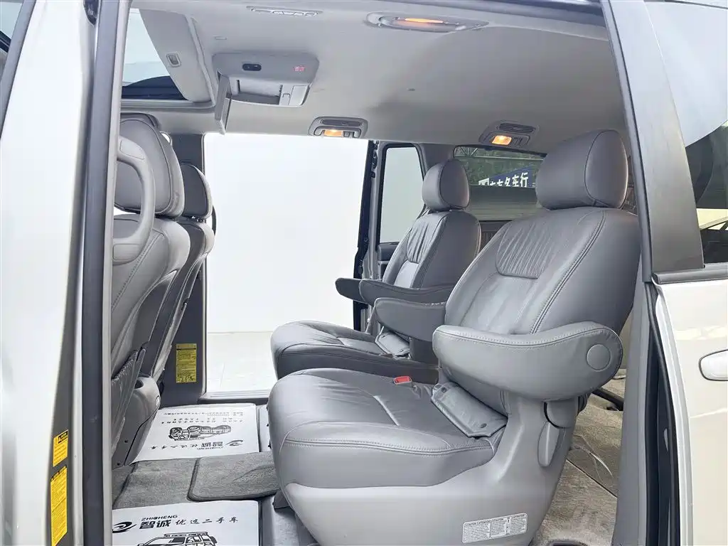 SIENNA 3.5 L US Spec