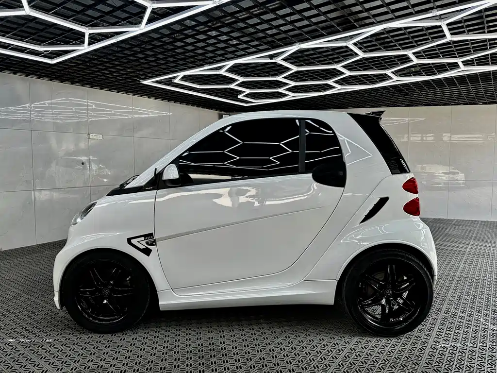 smart fortwo smart fortwo 2012款 1.0 T 博速Xclusive版
