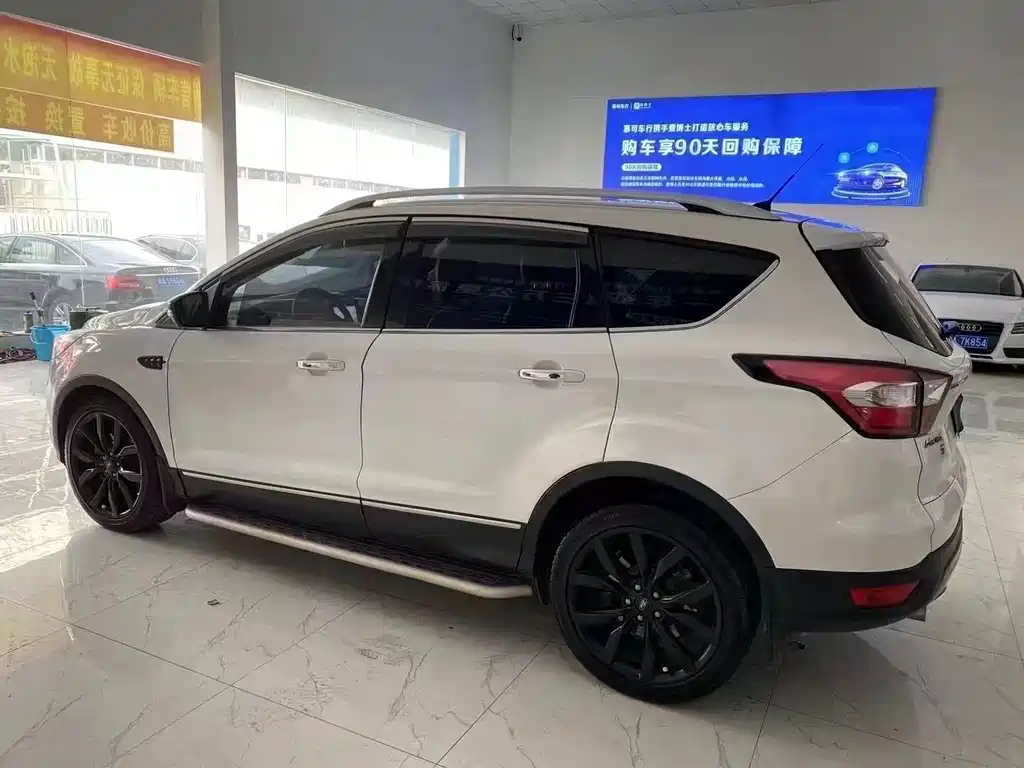 Kuga EcoBoost 245 4 WD Sport