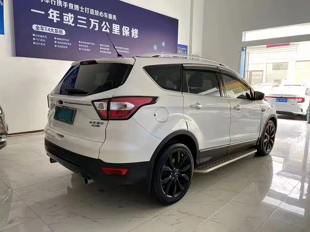 Kuga EcoBoost 245 4 WD Sport