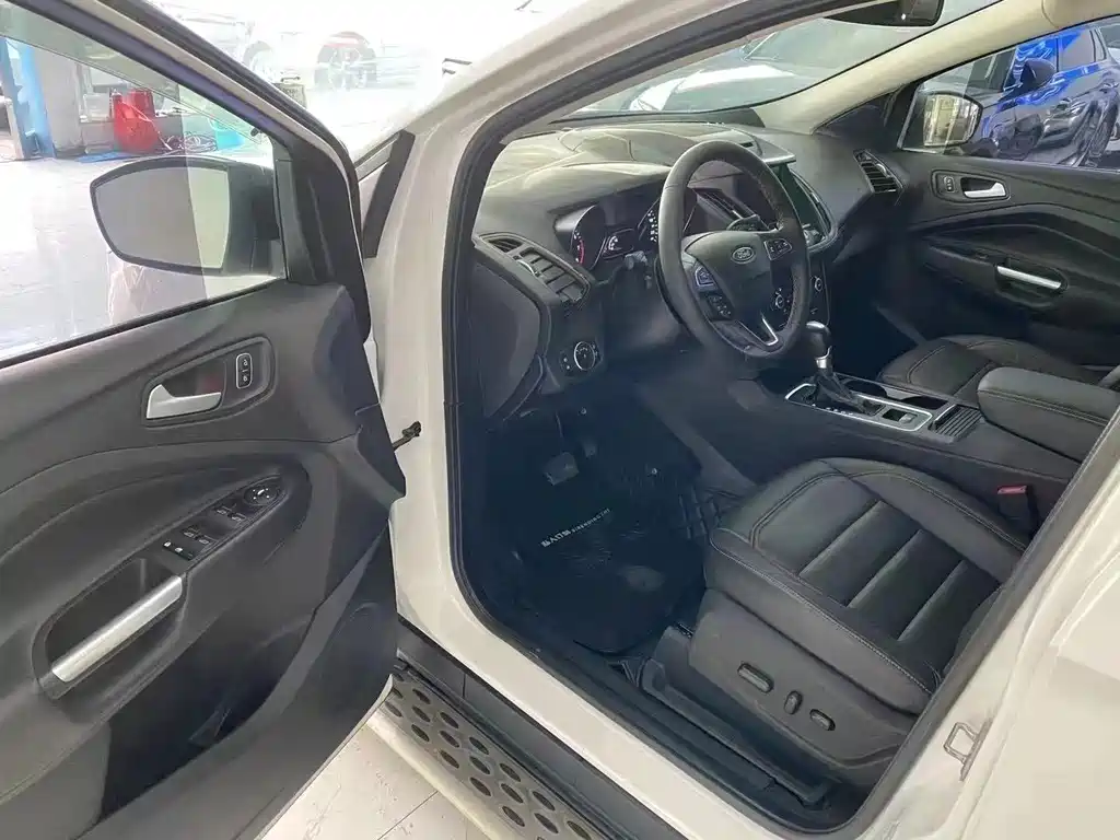 Kuga EcoBoost 245 4 WD Sport