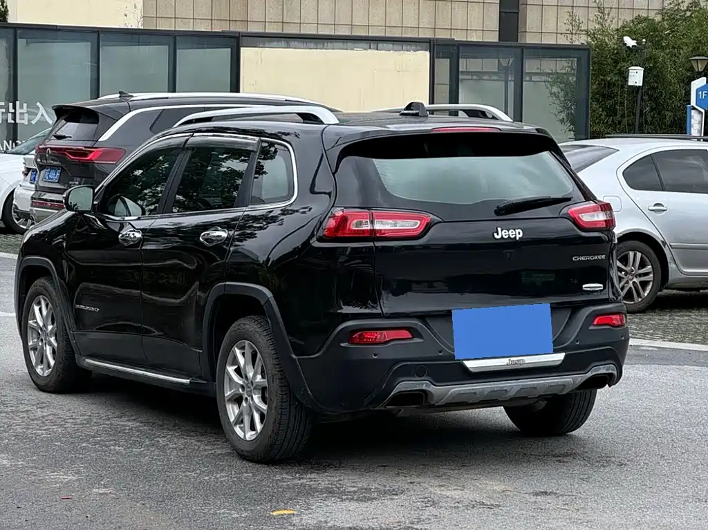 Cherokee 2.4 L Leading Intelligent