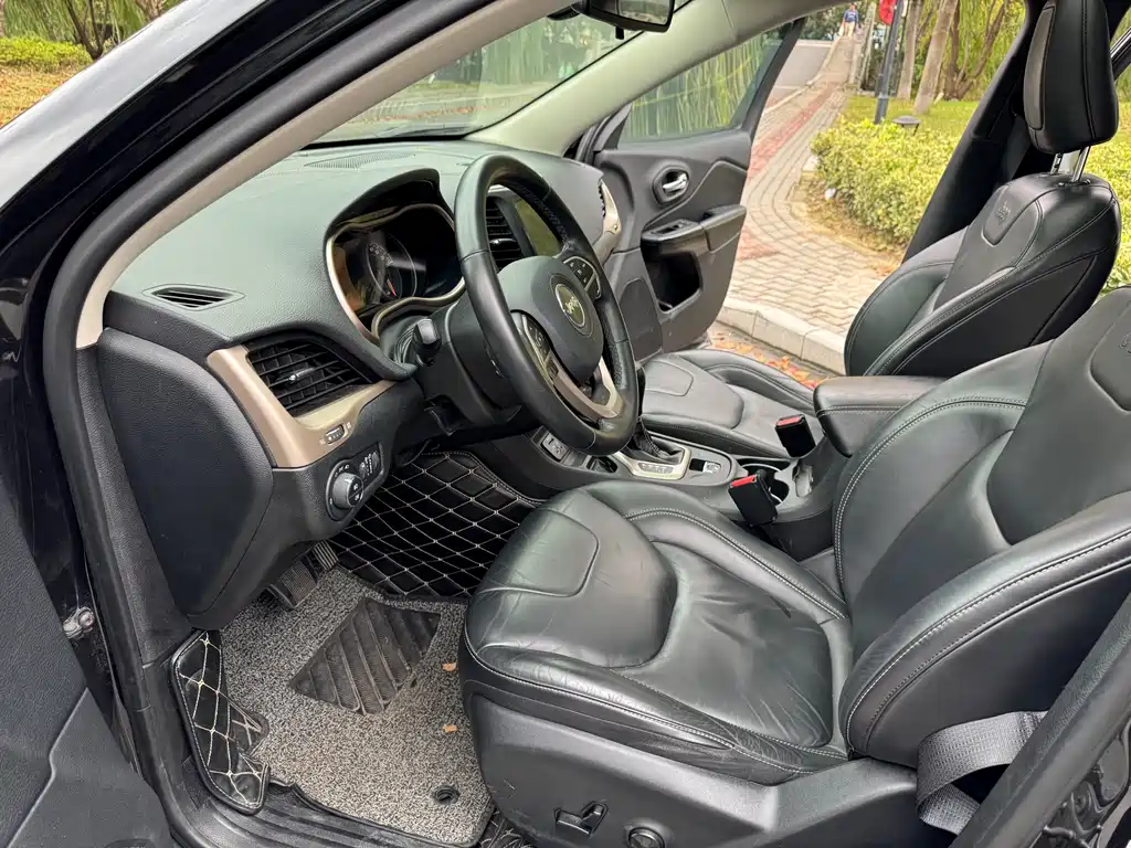 Cherokee 2.4 L Leading Intelligent