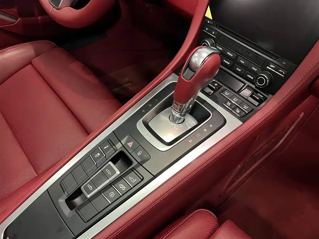 Porsche 718 Boxster 2.0 T