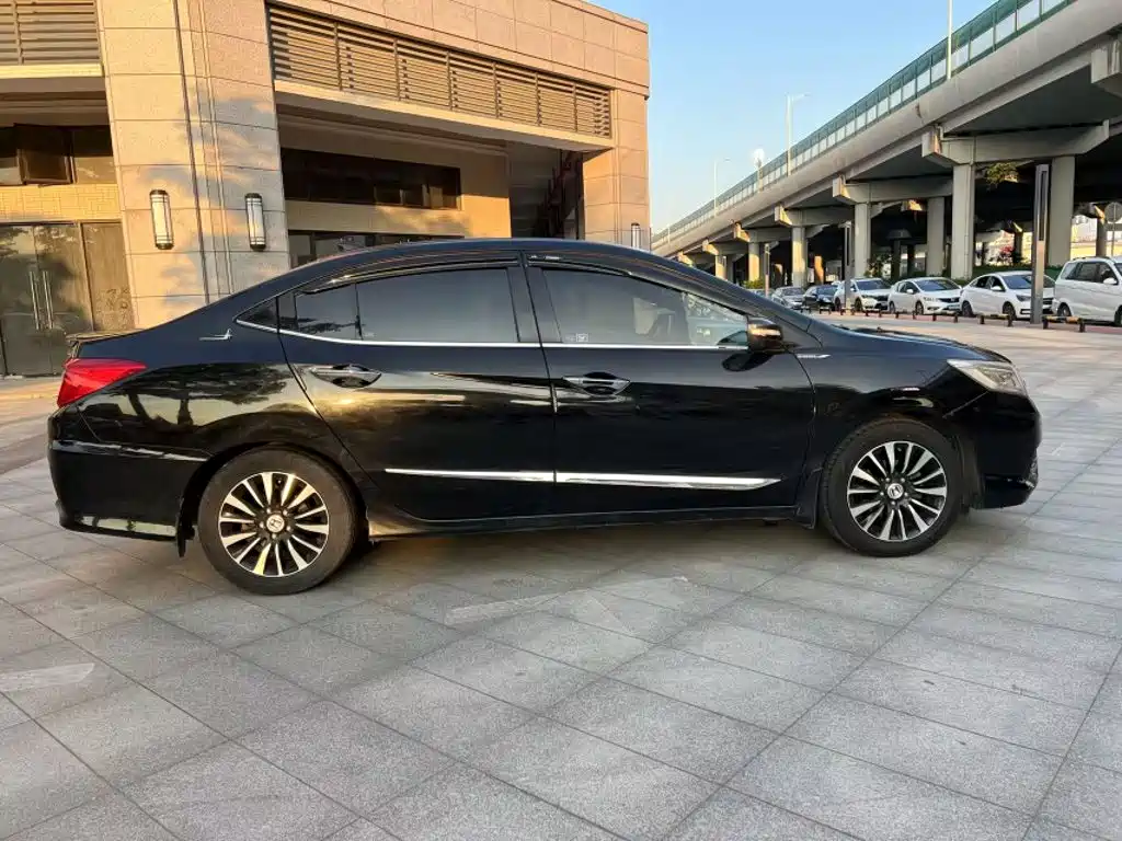 Crider 1.8 L Auto Luxury