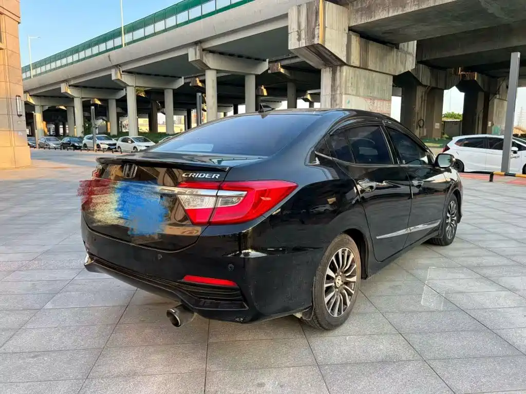Crider 1.8 L Auto Luxury