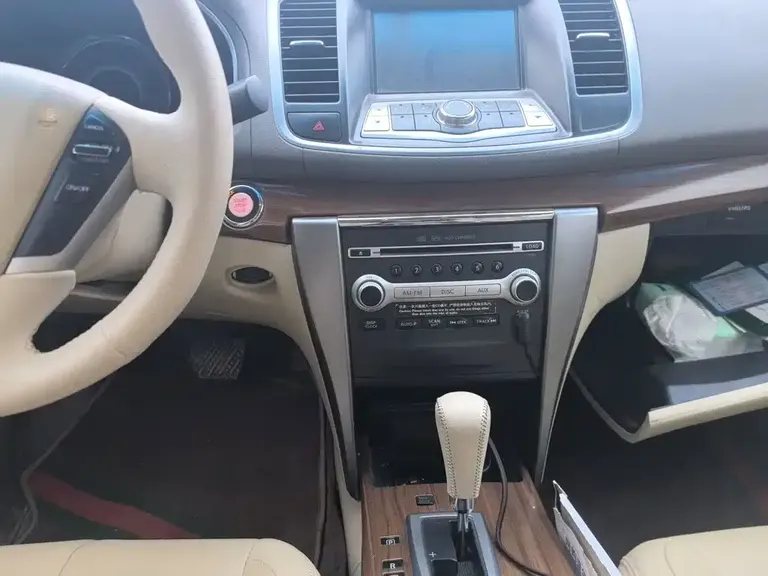 Nissan Teana 2.5 L XL Leading