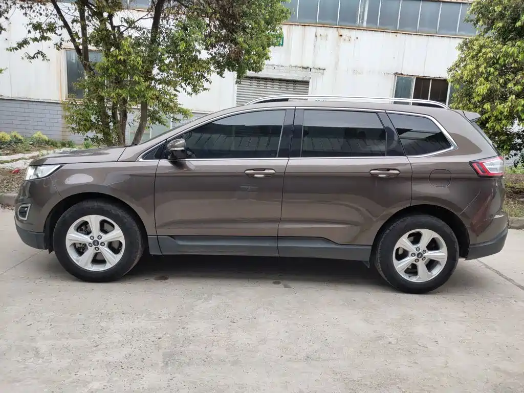 Edge EcoBoost 245 2 WD Elite Sharp 5-seat